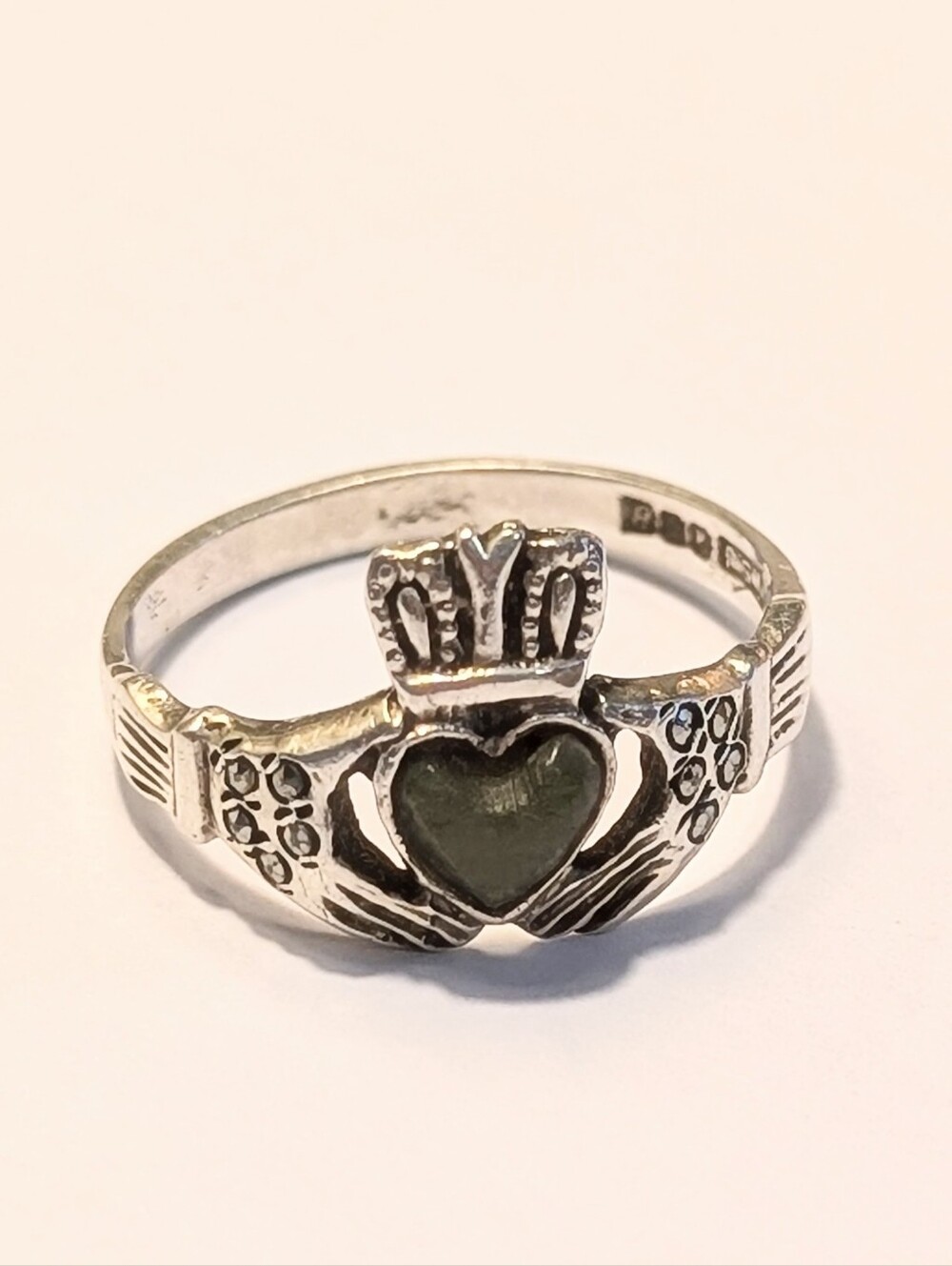 Designer I.S.J. Ireland Sterling Silver Connemara Marble Claddagh Size 7.5 Ring